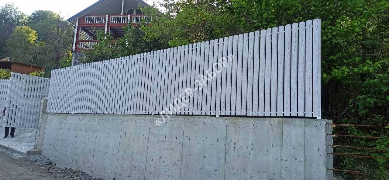Цена Забор из штакетника под дерево для дачи в Москве Купить Забор из штакетника под дерево для дачи